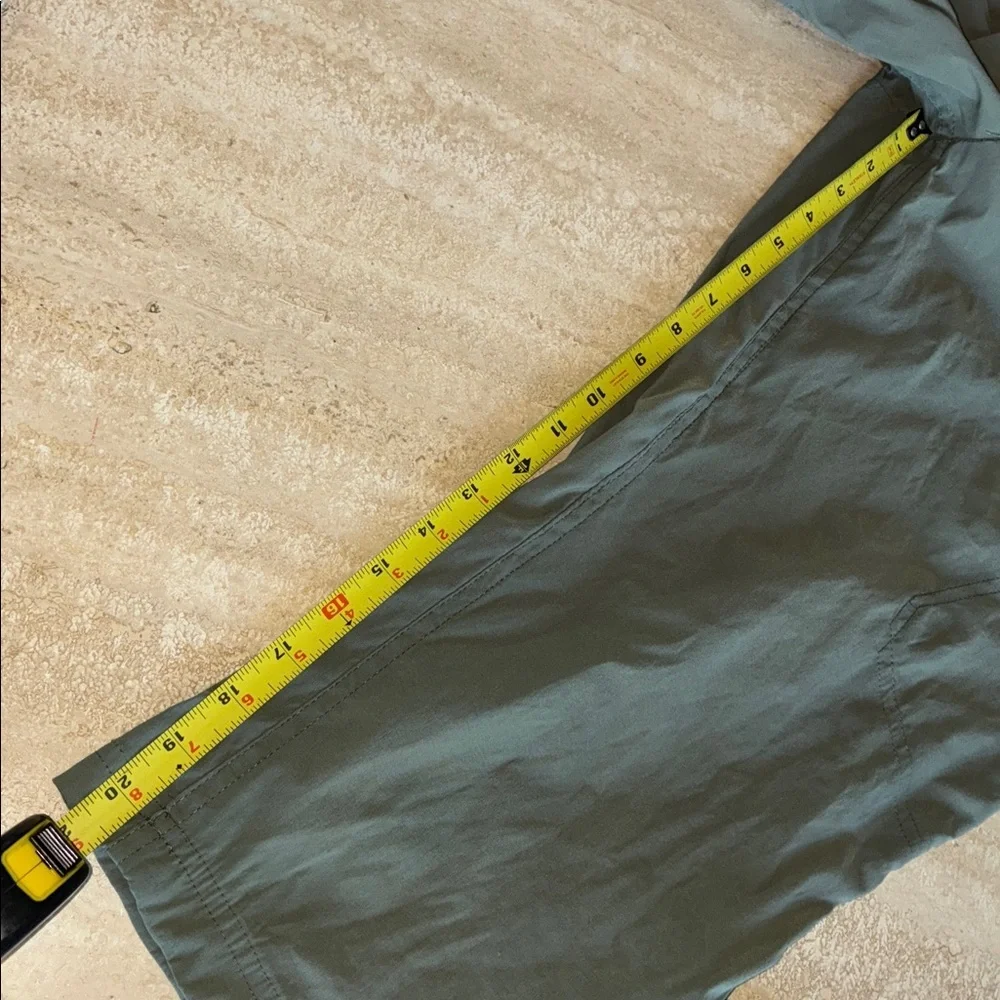Not For Sale. EDDIE BAUER Olive Green Casual Cropped Pants. 16